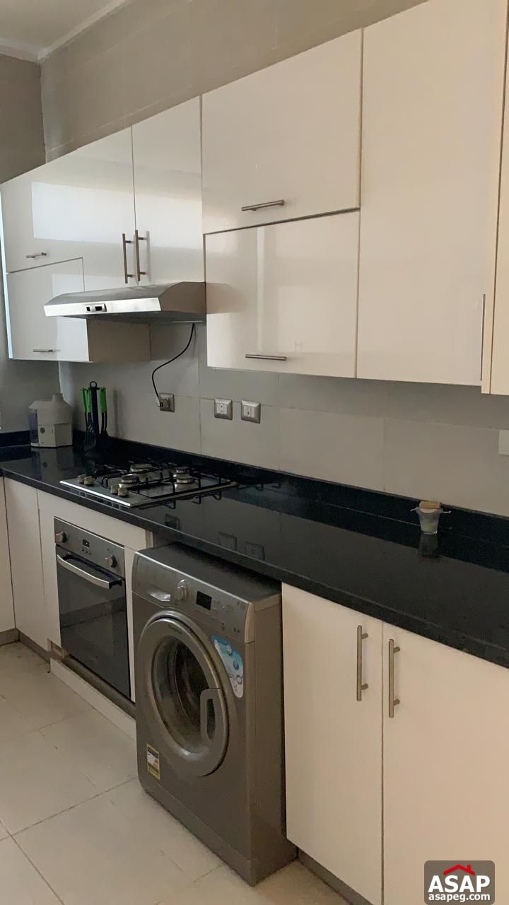 Studio with Garage for Rent in Village Gate